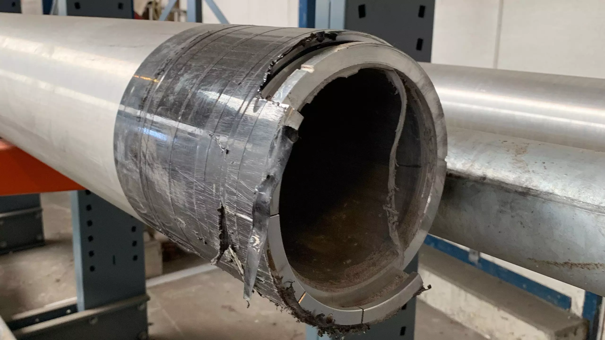 solar-pole-100ne3-passive-safety-column Passive safety solar pole. 100 NE3 rated.