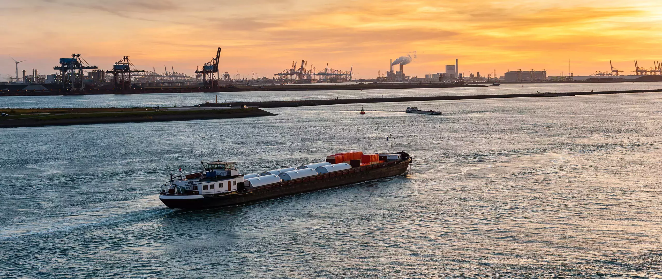 Soluxio OEM solar mast voor applicaties in de haven