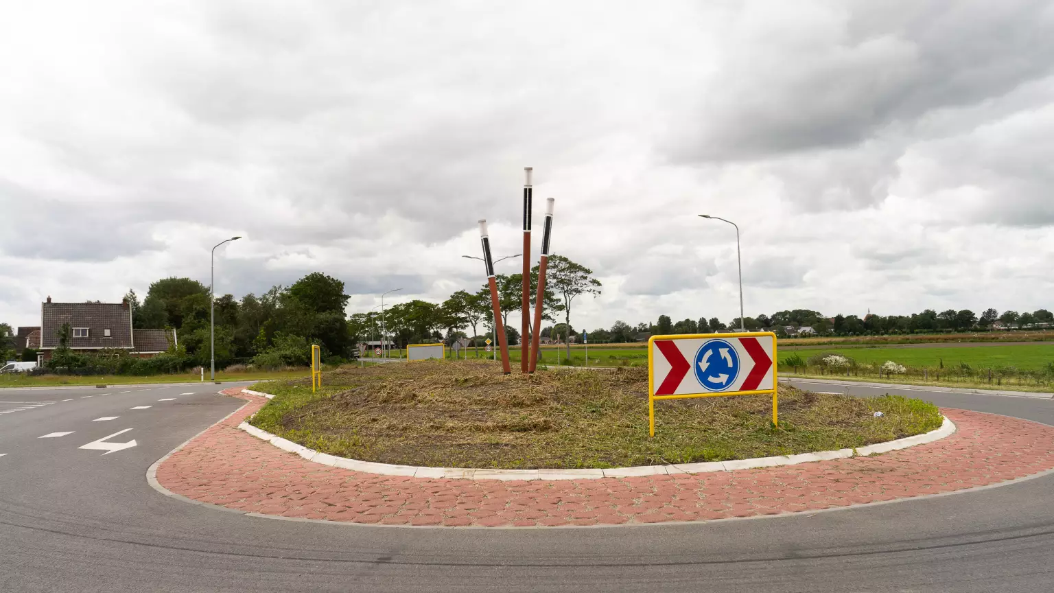 Roundabout in Holland with design solar lights Soluxio Roundabout in Holland with design solar lights Soluxio