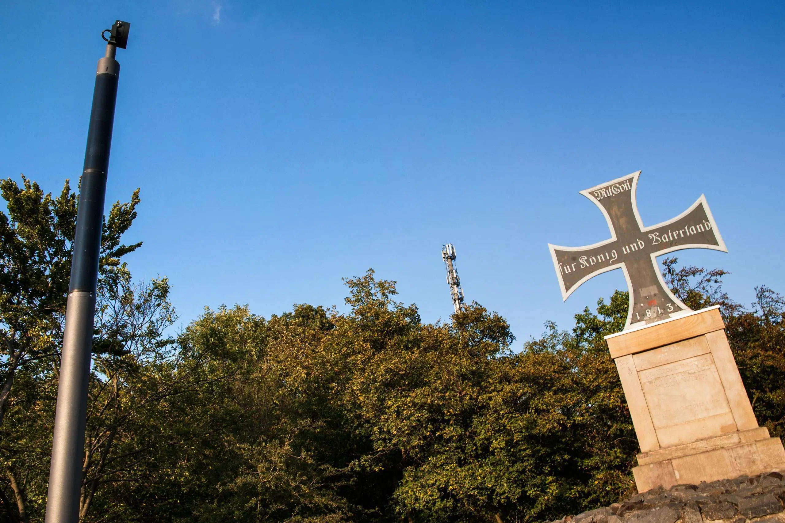 Monumentenverlichting op zonne-energie met geoptimaliseerde lichtarmatuur