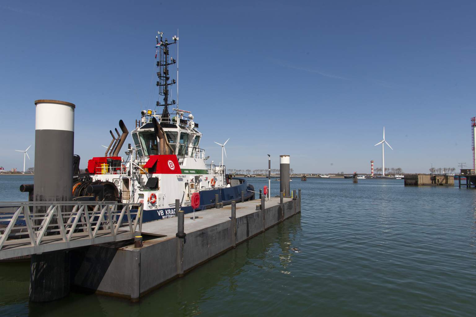 Soluxio solar lighting industrial at docks