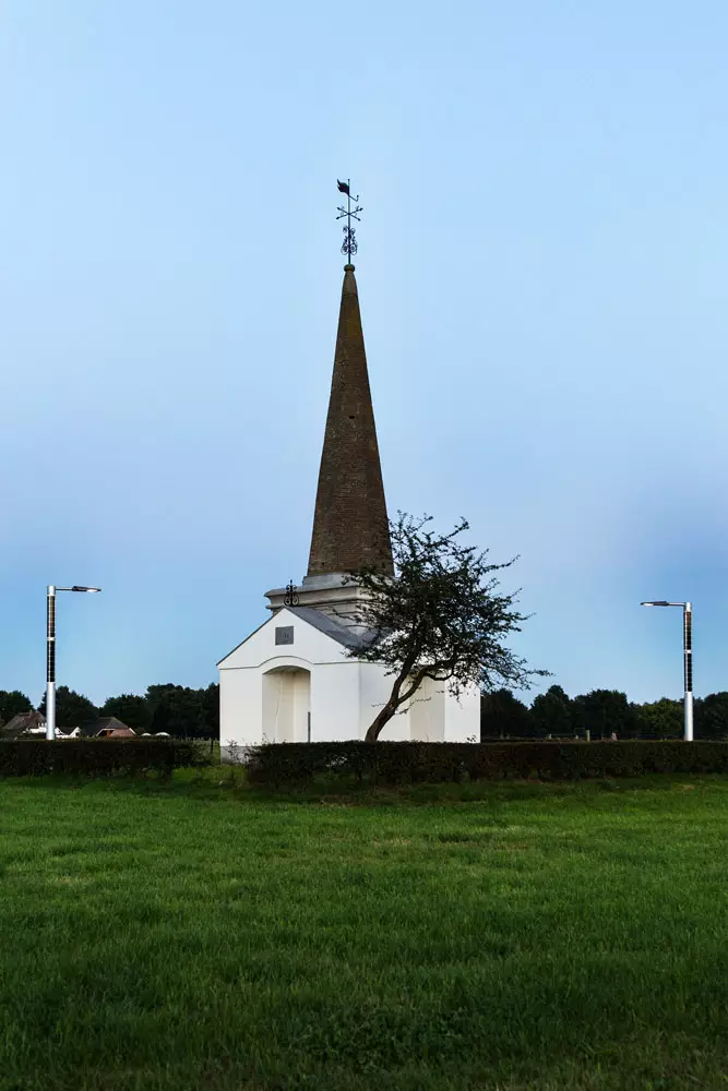 Soluxio solar monument lighting at Priesnitz monument