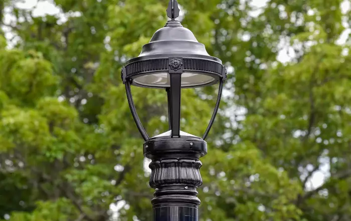 Classical light fixture connected to the Soluxio solar street light