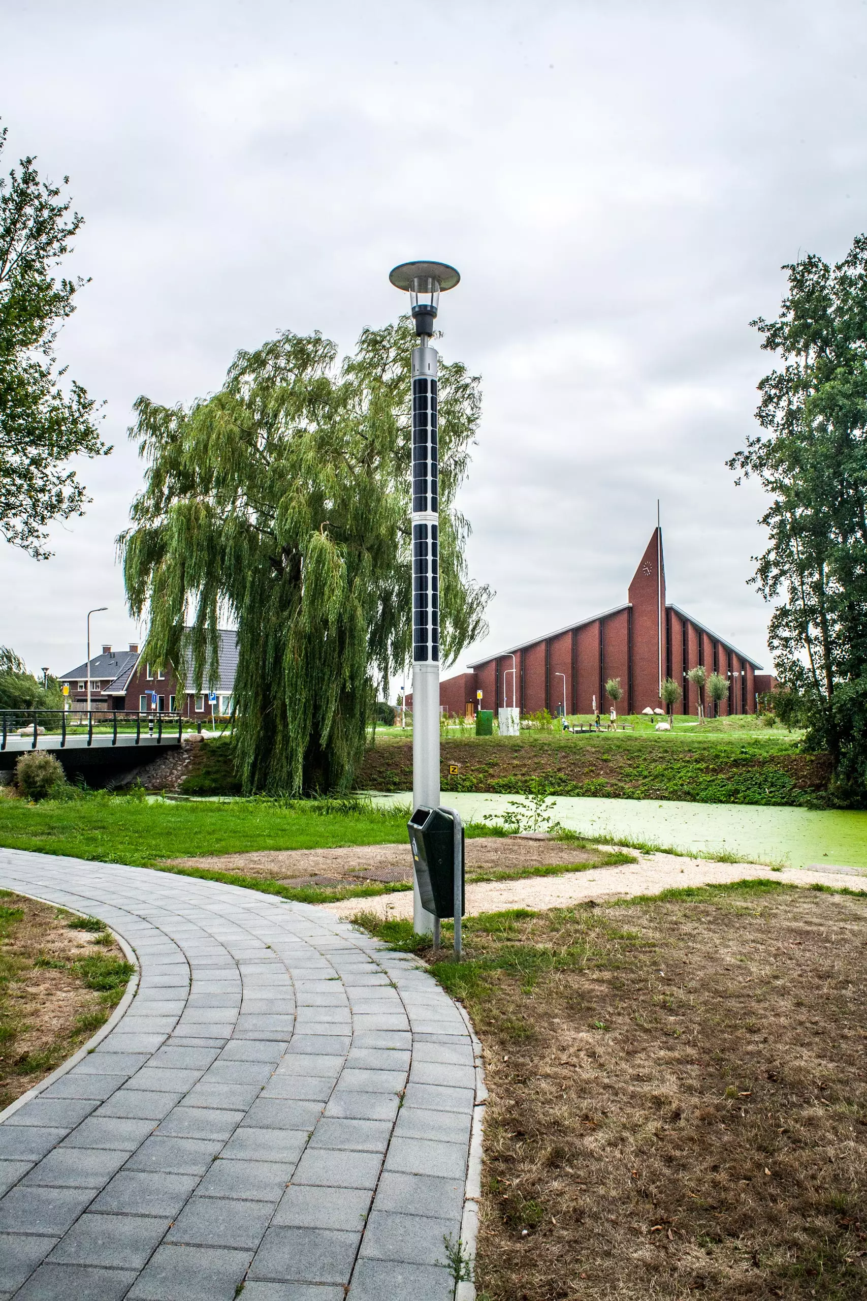 Soluxio solar landscape and pathway lighting