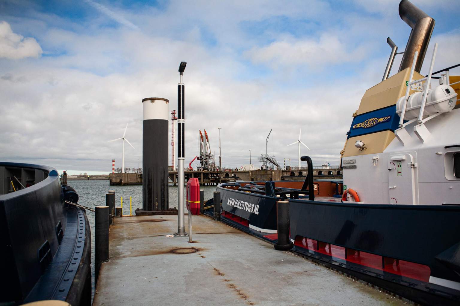 Solar Industrielle Beleuchtung am Hafen Solar Industrielle Beleuchtung am Hafen