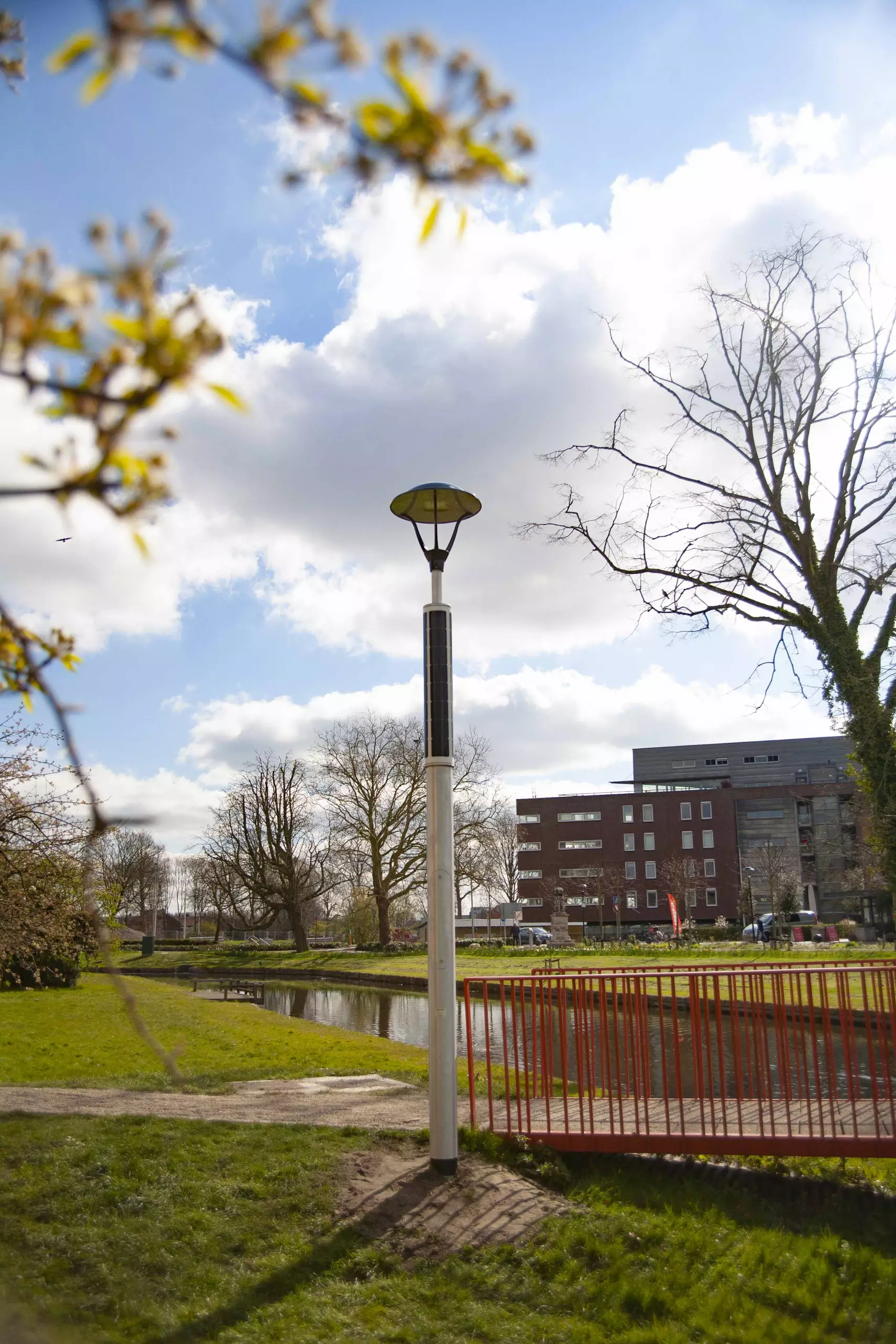 Soluxio solar pathway lighting in Dutch town Vianen Soluxio solar pathway lighting in Dutch town Vianen