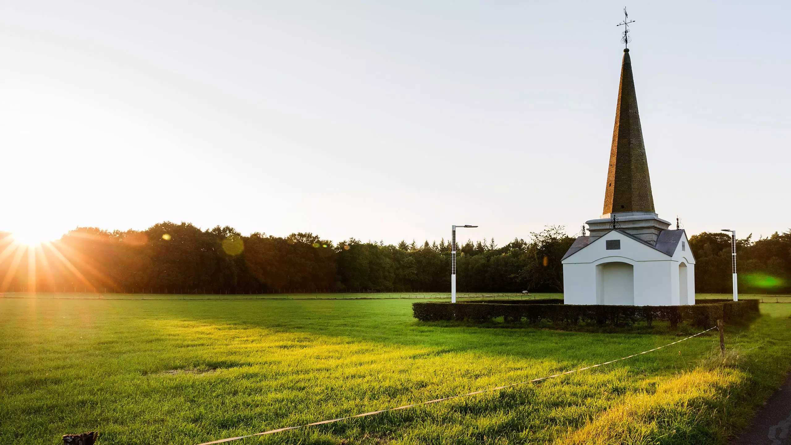 Soluxio solar monument lighting charging with sunlight at Priesnitz monument