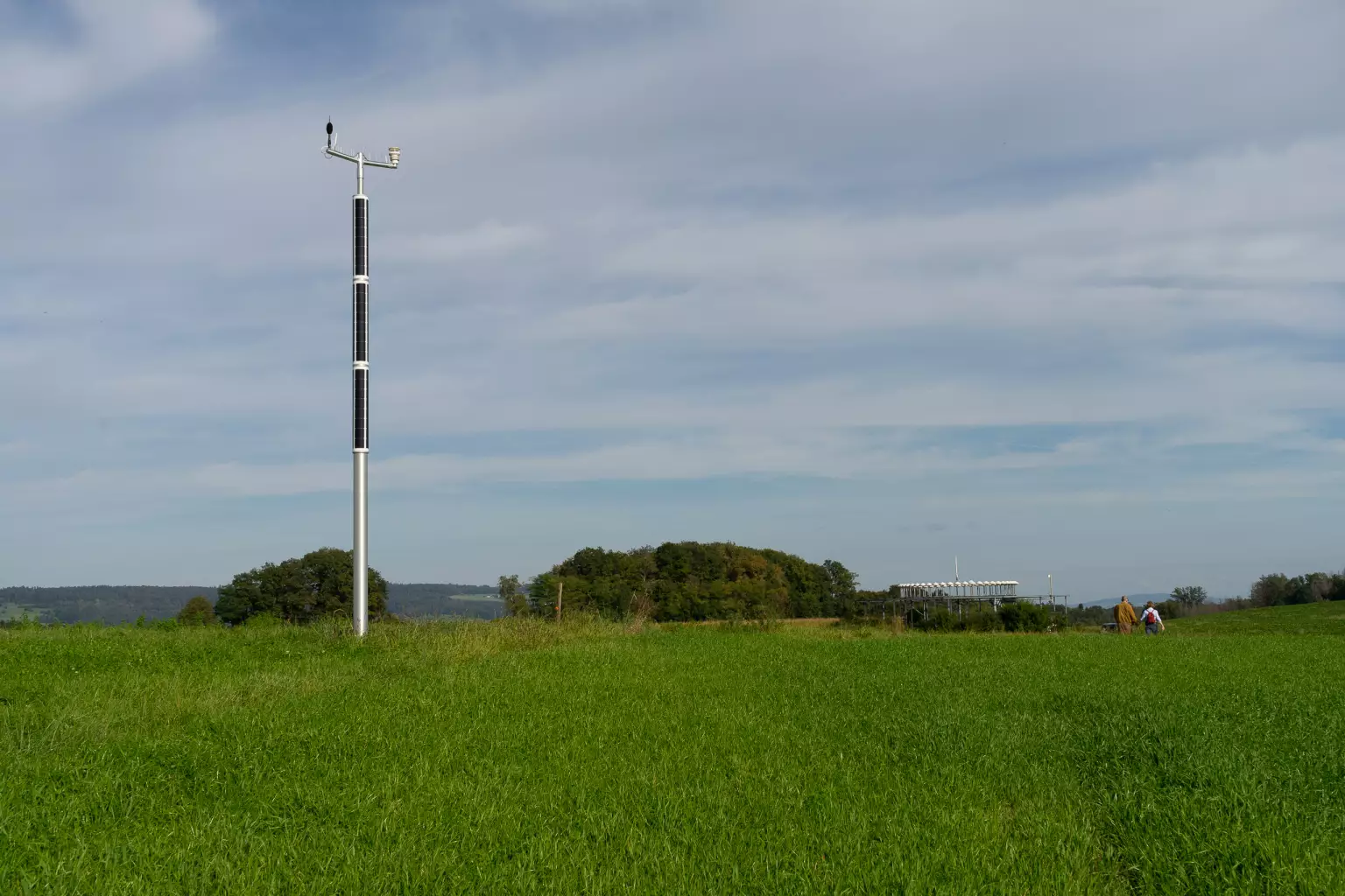 Soluxio smart column solar-powered Soluxio smart column solar-powered