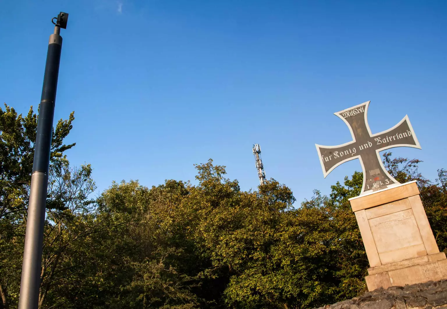 Soluxio solar light post at monument Soluxio solar light post at monument
