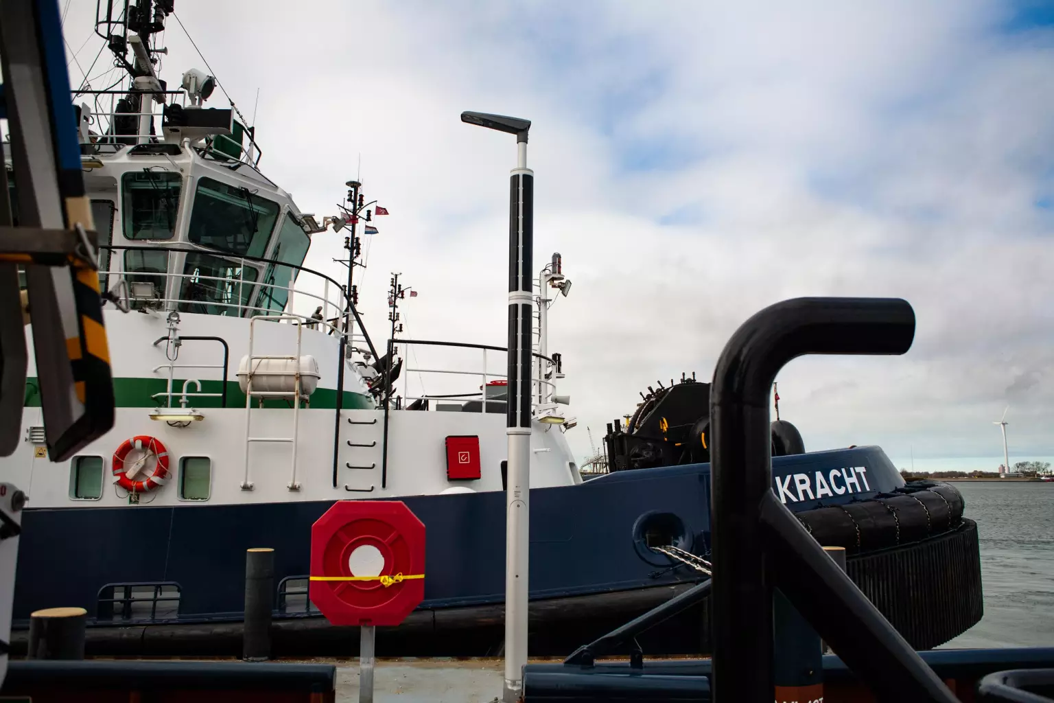 Solar Industrielle Beleuchtung mit Schlepp Schiff Solar Industrielle Beleuchtung mit Schlepp Schiff